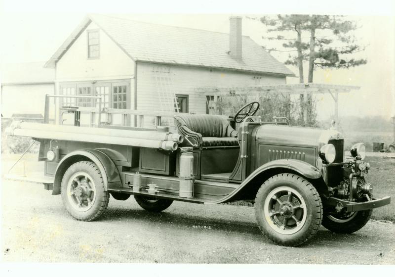 1933 GMC / American LaFrance
350 gpm Pioneer Pump